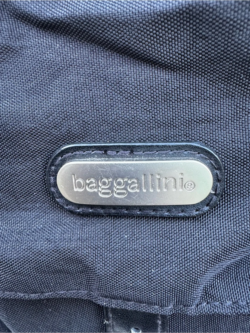 Baggallini black canvas